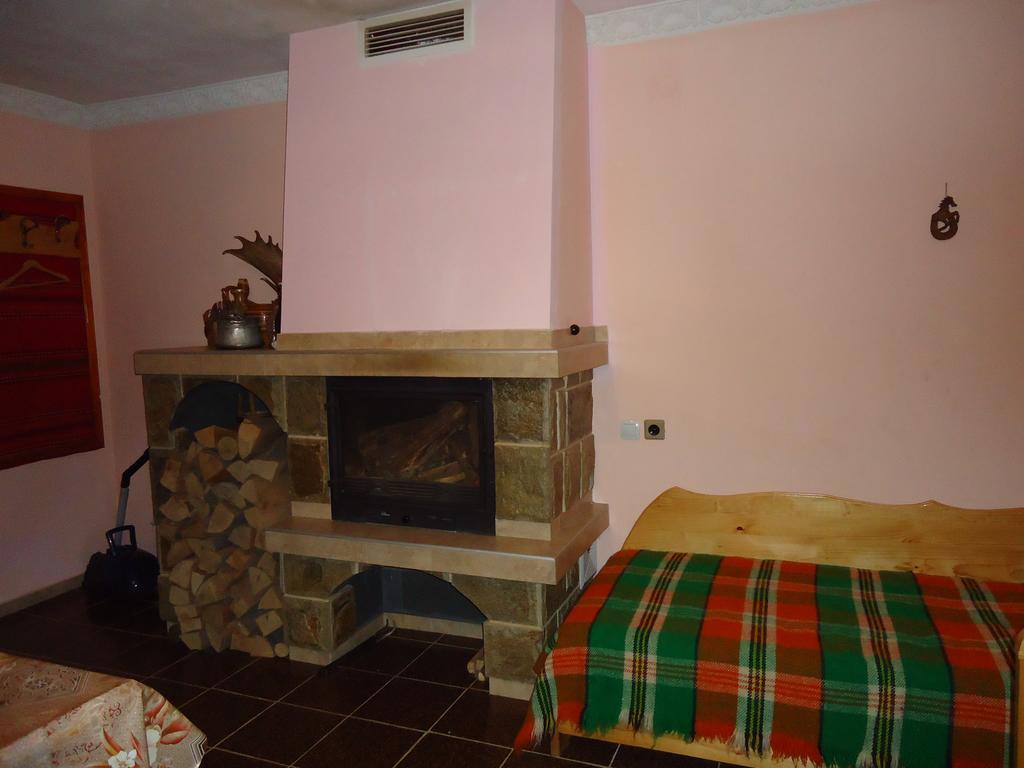 Guest House Ahp Mala Tsŭrkva Pokoj fotografie