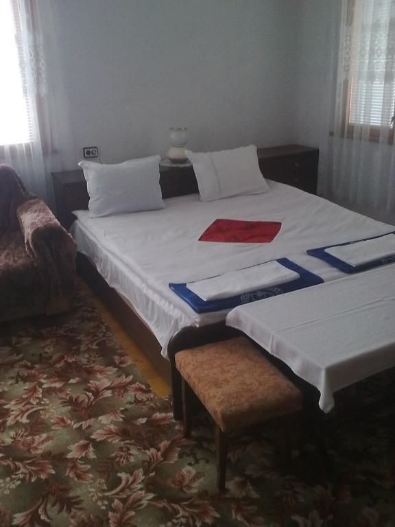 Guest House Ahp Mala Tsŭrkva Pokoj fotografie