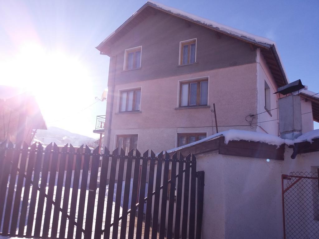 Guest House Ahp Mala Tsŭrkva Exteriér fotografie